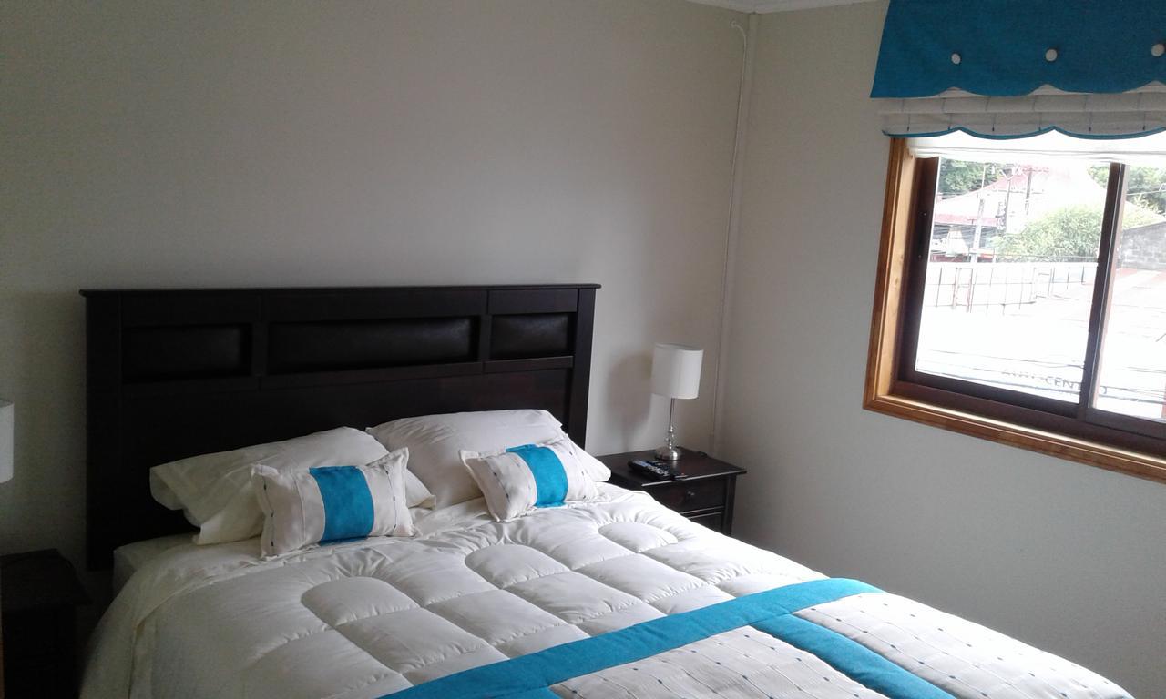 טמוקו Hostal Iros מראה חיצוני תמונה