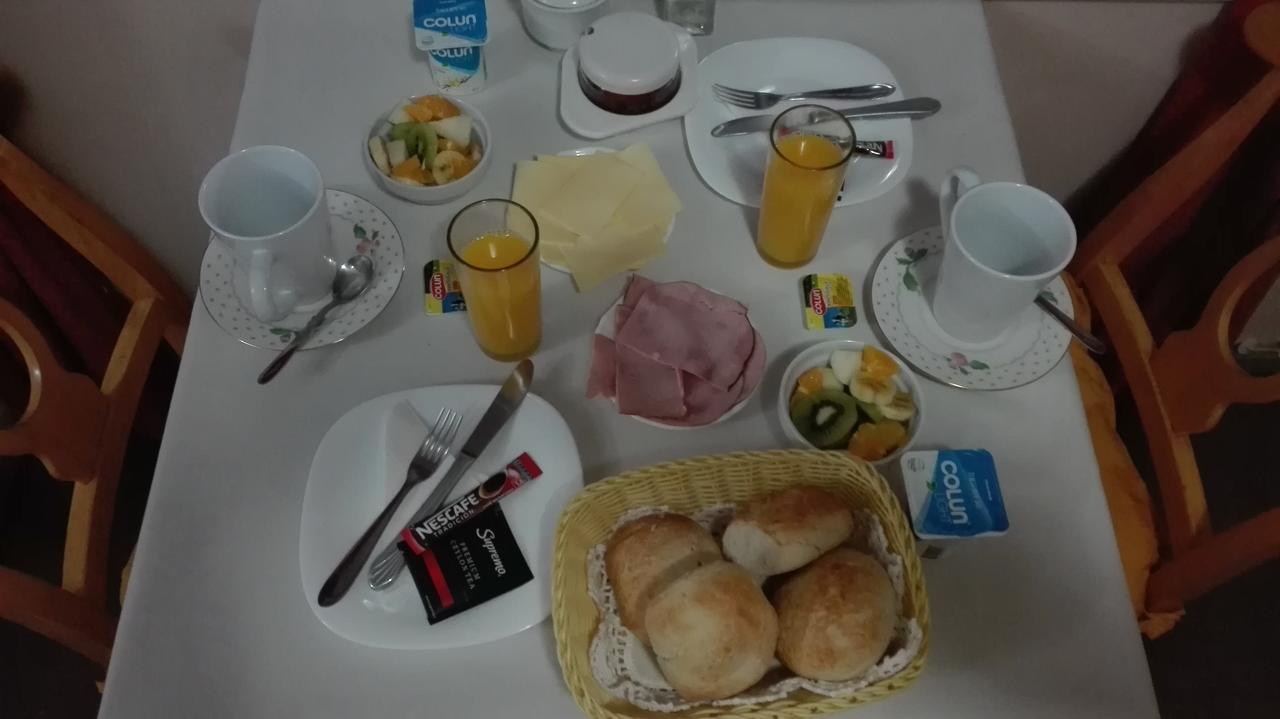 טמוקו Hostal Iros מראה חיצוני תמונה